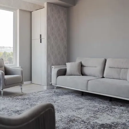 Rentwill Diplomat Apartment